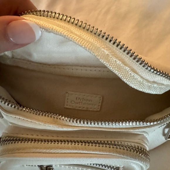 Fanny pack from UO - Picture 3 of 8